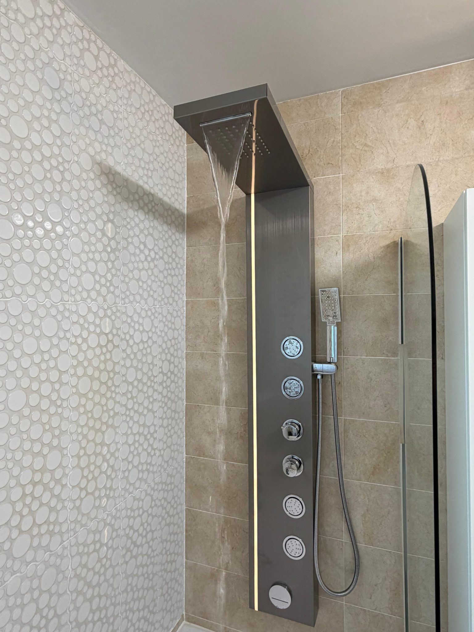 Panel de Dus cu Efect de Ploaie si Jeturi cu Masaj, LED Incorporat, Crom